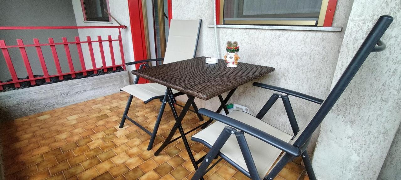La Casa Di Ale Apartment Ачи Кастело Екстериор снимка